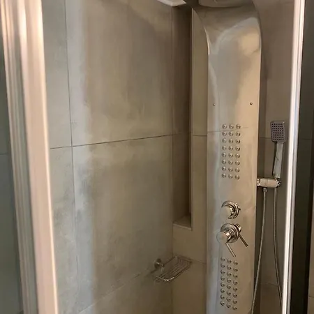 Blue And Appartamento La Canea