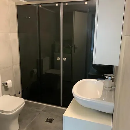 Blue And Hriszí Aktí Haniá